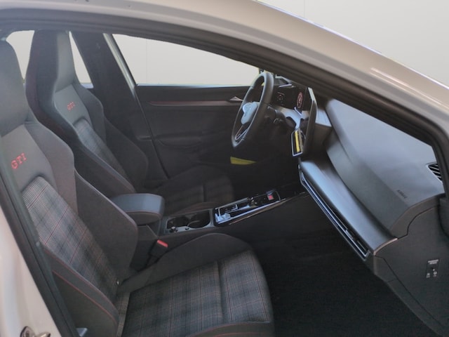 Volkswagen Golf 2.0 TSI DSG Golf VIII