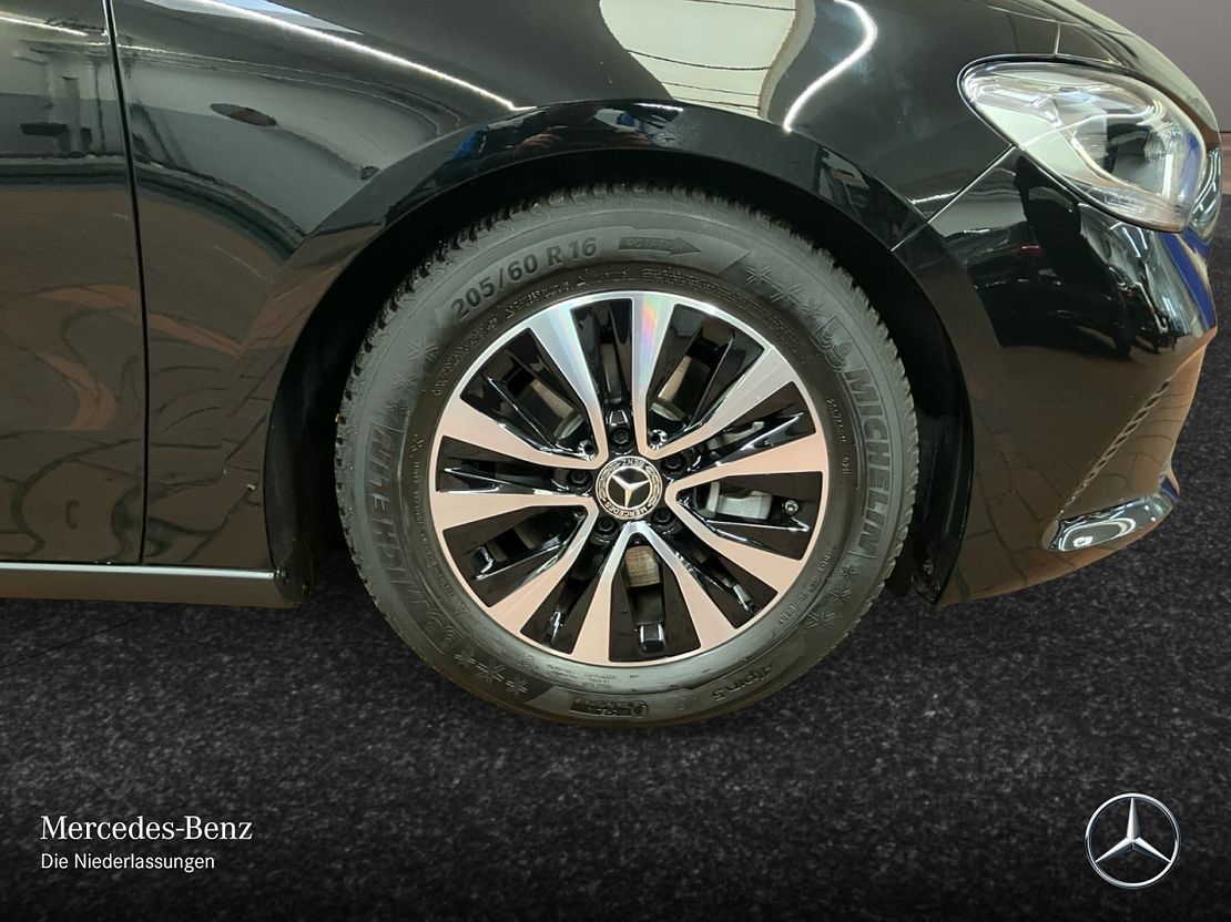 Mercedes-Benz B 180 Sedan