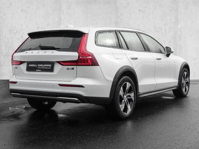 Volvo V60 Cross Country AWD Plus