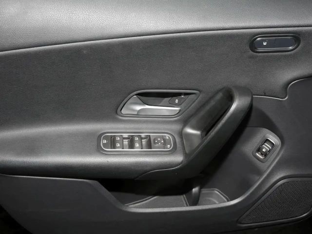 Mercedes-Benz CLA 250 CLA 250 e Coupé