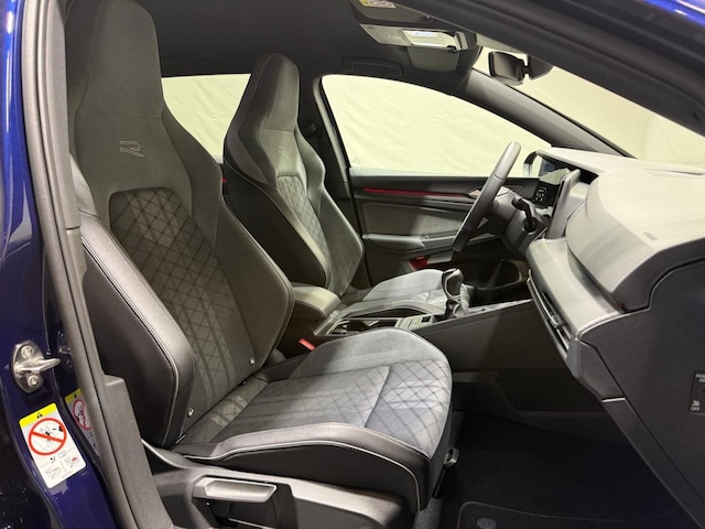 Volkswagen Golf 1.5 TSI R-Line Variant