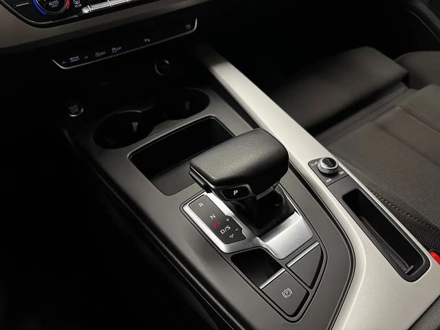 Audi A4 40 TFSI Avant S-Line S-Tronic