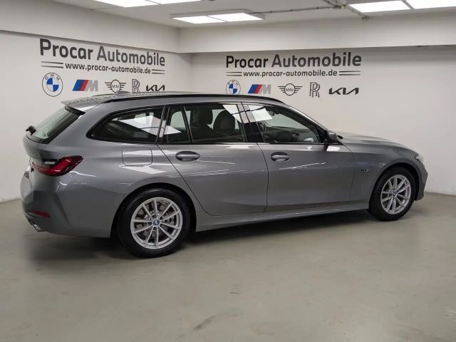 BMW 330 330e Touring