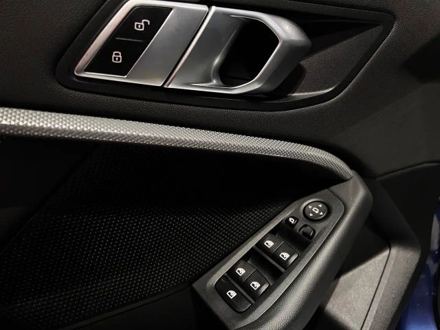 BMW 116 116d Sedan Sport Line