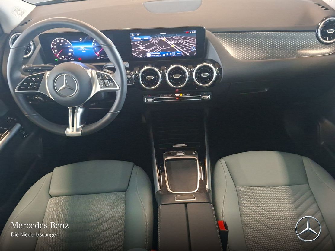 Mercedes-Benz B 200 Sedan