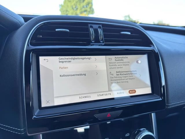 Jaguar XE AWD D200 R-Dynamic S