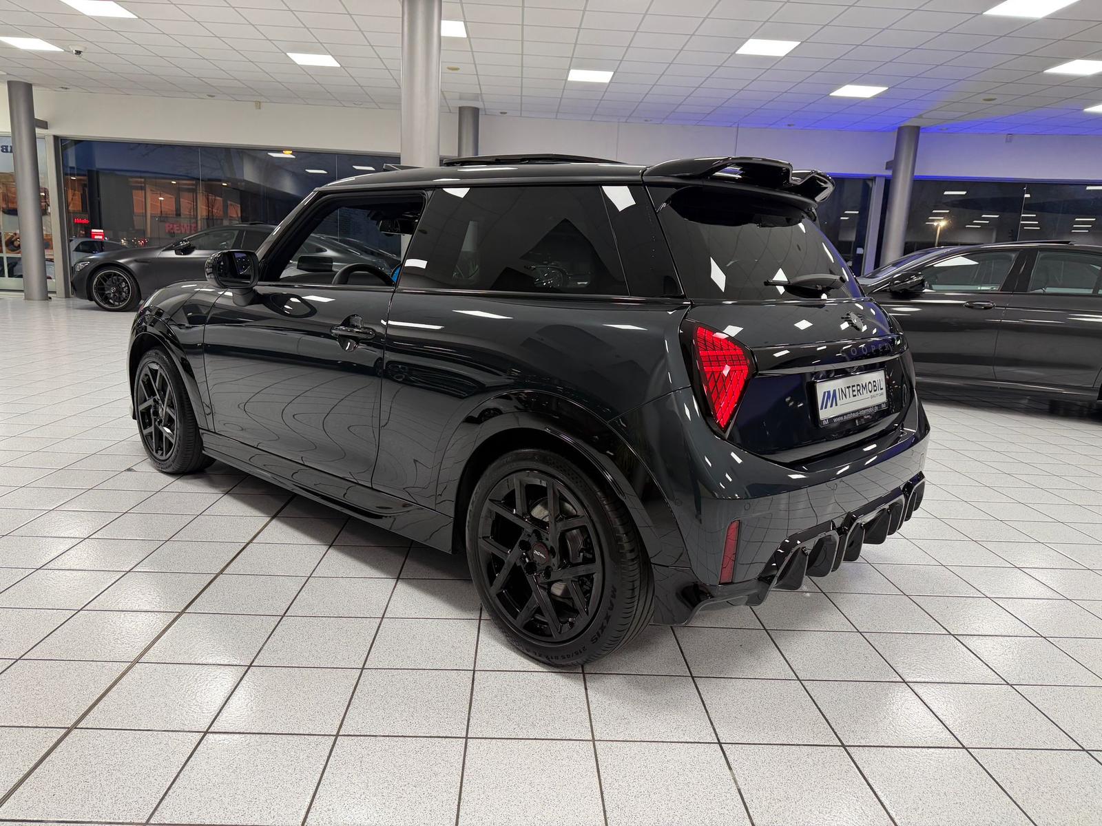 MINI Cooper John Cooper Works