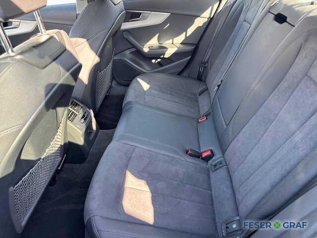 Audi A4 40 TFSI S-Tronic Sedan