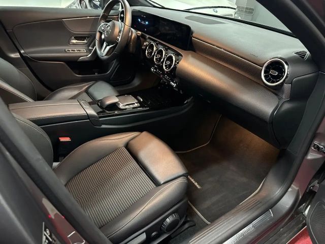 Mercedes-Benz A 250 *Carplay*LED*Kamera*Pano-Schiebe*