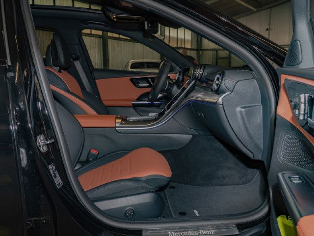 Mercedes-Benz C 200 AMG Line Sedan