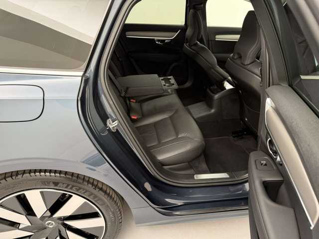 Volvo V90 AWD Core Recharge T6
