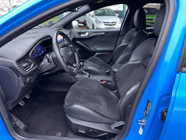 Ford Focus EcoBoost ST Line