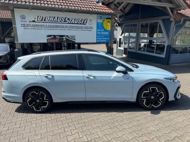 Volkswagen Golf 1.5 eTSI DSG R-Line Variant