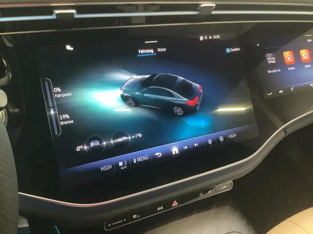 Mercedes-Benz E 200 AMG Line Sedan