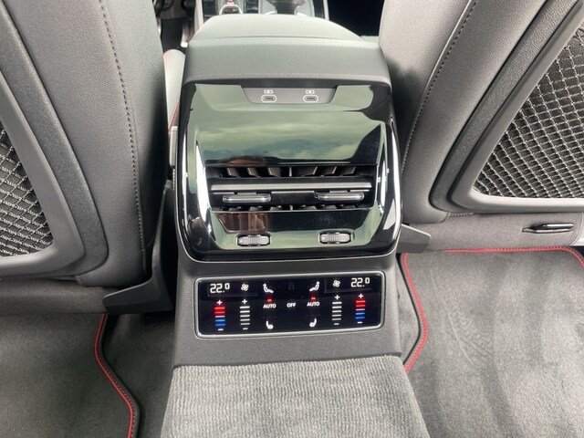 Audi A6 Avant Quattro S-Tronic