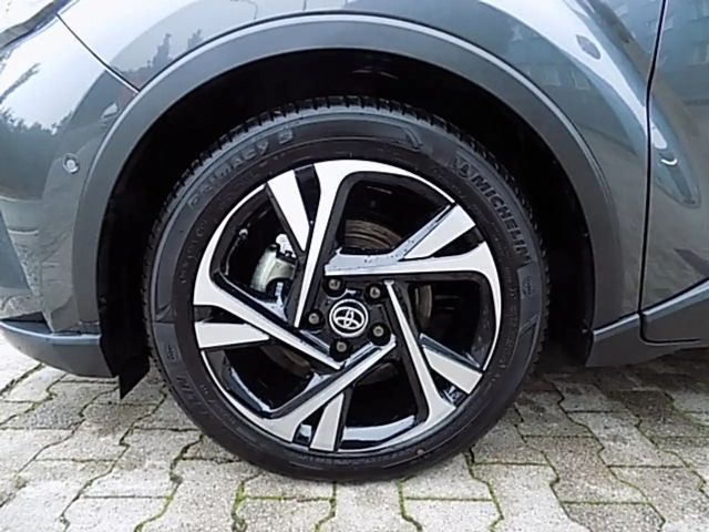 Toyota C-HR Hybride Team D