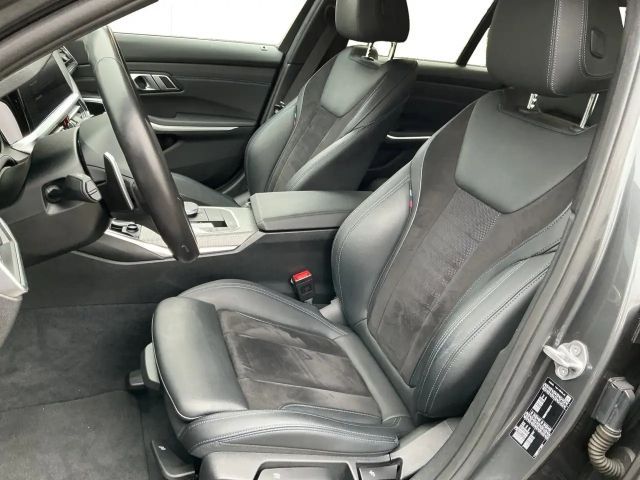 BMW 320 320i M-Sport Sedan