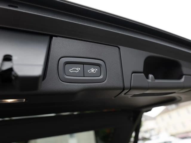 Volvo XC60 AWD Dark Plus Recharge T8