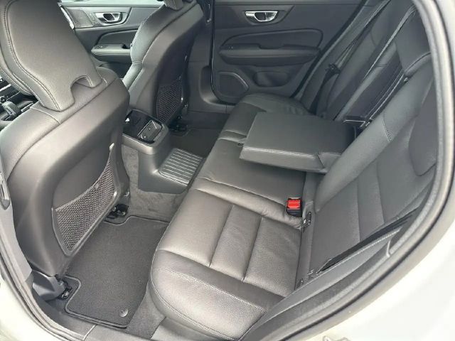 Volvo V60 AWD Dark Hybrid Plus T6