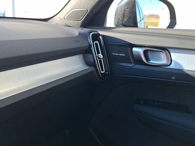 Volvo XC40 Dark Plus