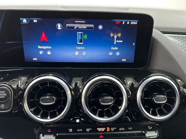 Mercedes-Benz B 220 B 220 d Sedan