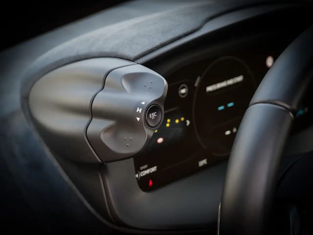 McLaren Artura Spider