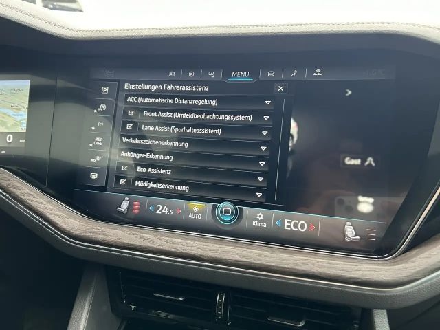 Volkswagen Touareg Luftfederung / AHK / Innovision Cockpit