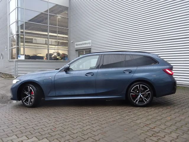 BMW 330 330e M-Sport Touring xDrive