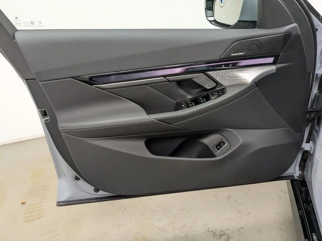 BMW 520 520d M-Sport Sedan