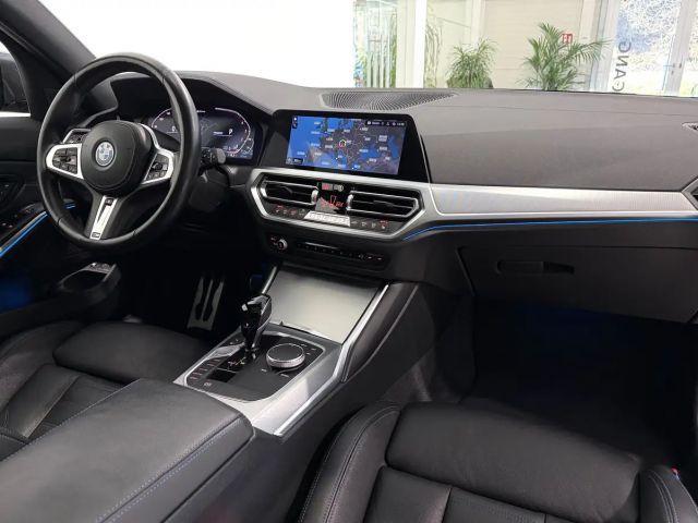 BMW 330 330e M-Sport xDrive