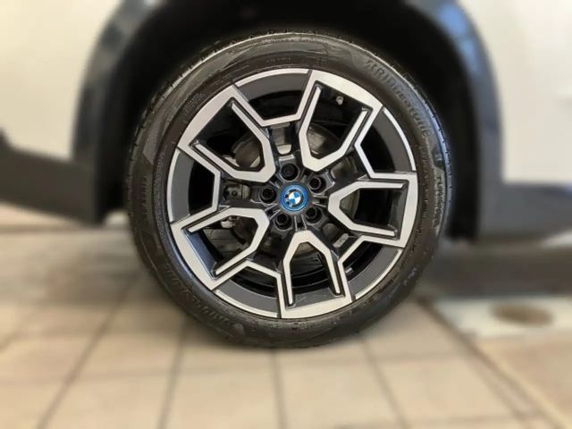BMW iX1 xDrive30