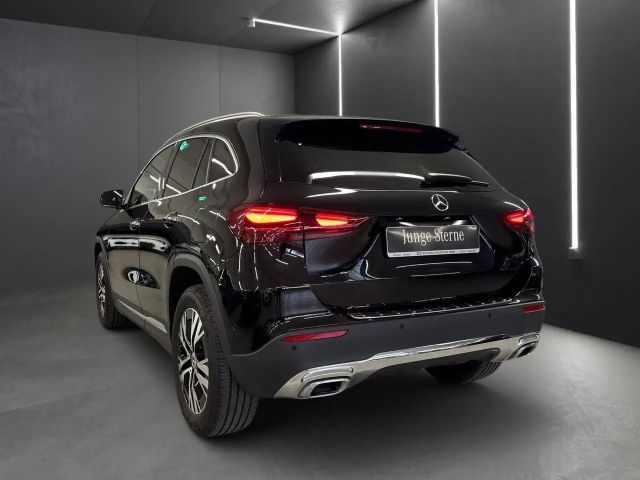 Mercedes-Benz GLA 180 Progressive