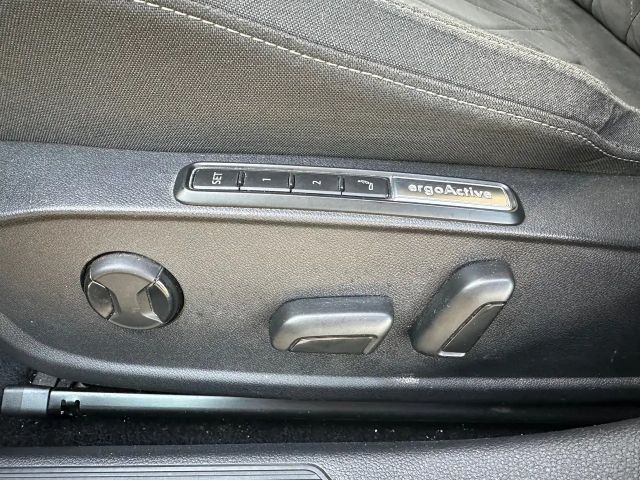 Volkswagen Golf Style eHybrid