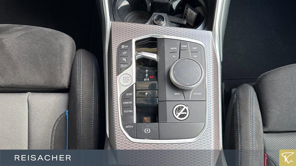 BMW 320 320i Sedan xDrive