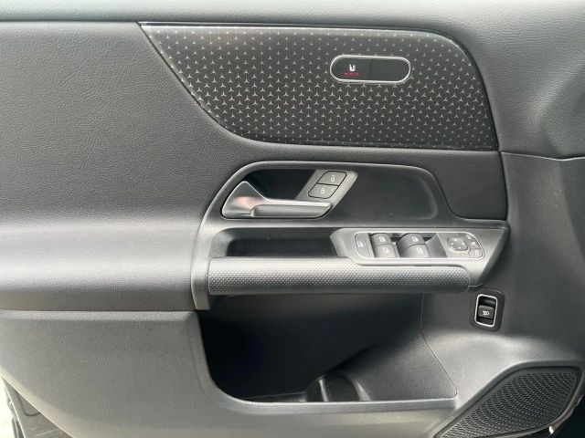 Mercedes-Benz GLB 220 4MATIC GLB 220 d