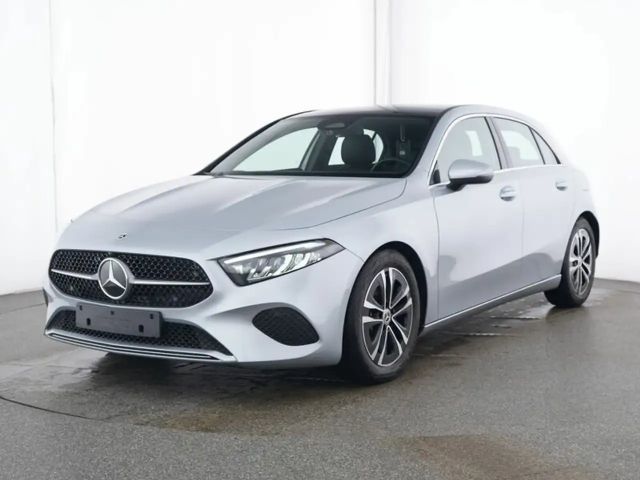 Mercedes-Benz A 200 A 200 Advanced+ PANO*AHK*RFK*AMBIENTE*LED*MBUX*