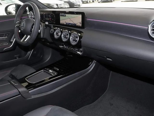 Mercedes-Benz A 200 AMG Line