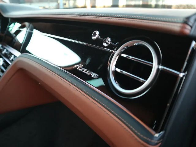 Bentley Flying Spur Hybrid V8