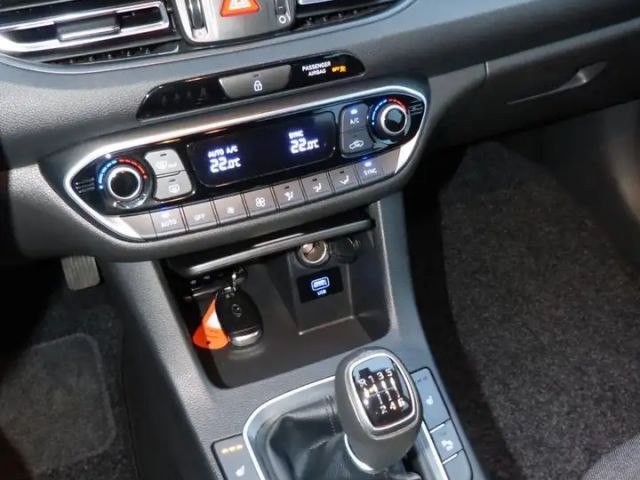 Hyundai i30 cw KLIMAAUT. APPLE SHZ LHZ KAMERA ALU