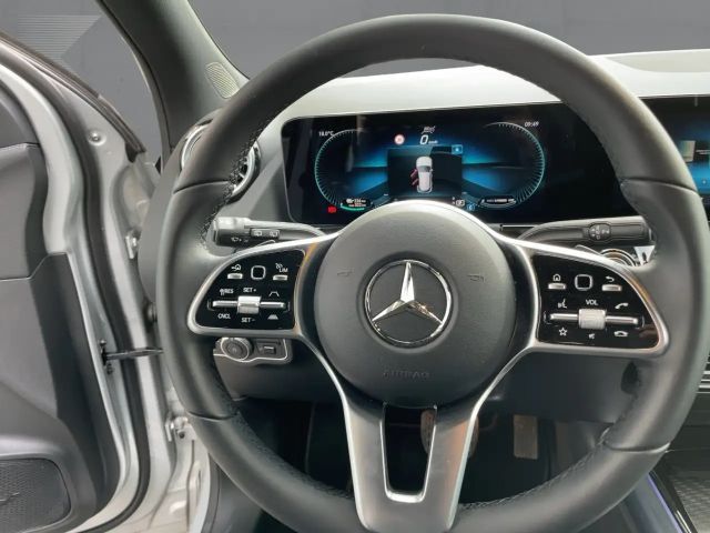 Mercedes-Benz EQA 300 4MATIC
