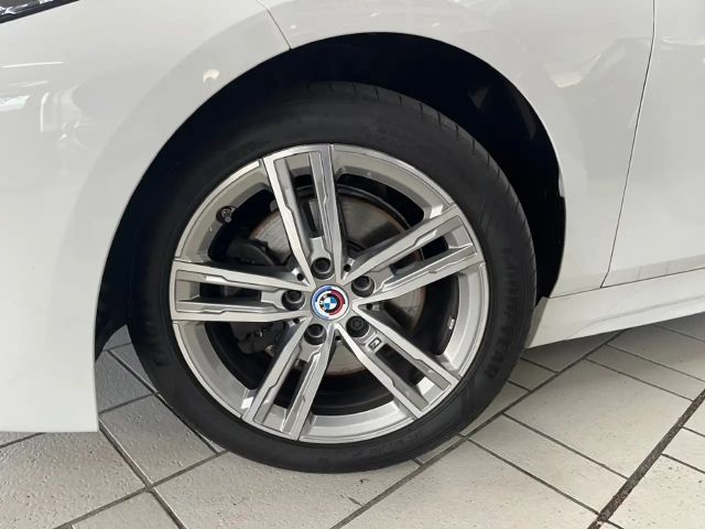 BMW 118 118i 5-deurs Sedan