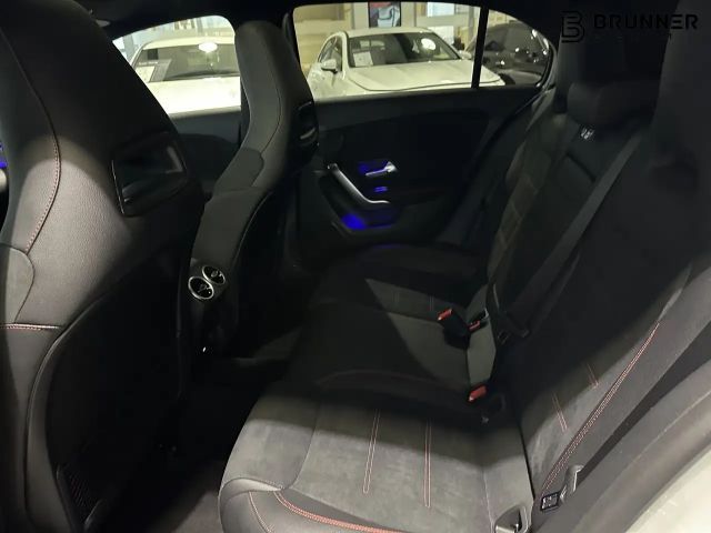 Mercedes-Benz A 250 4MATIC AMG Line