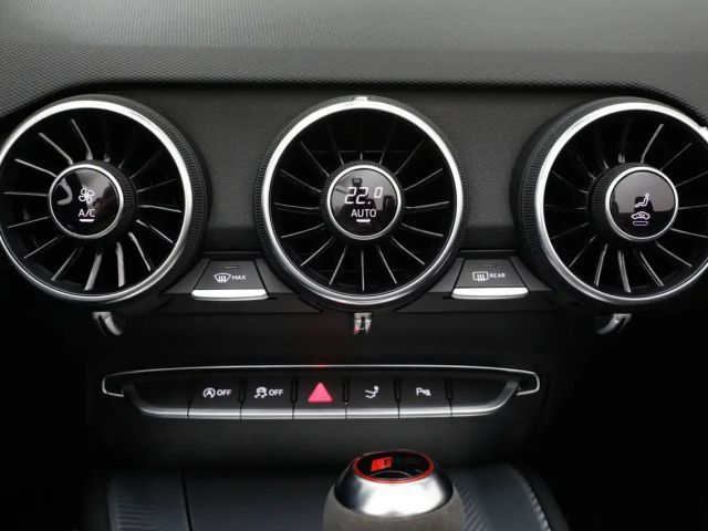 Audi TT RS Cabriolet S-Tronic