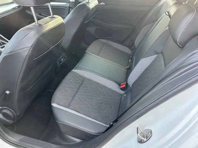 Volkswagen Golf 1.5 TSI Golf VIII