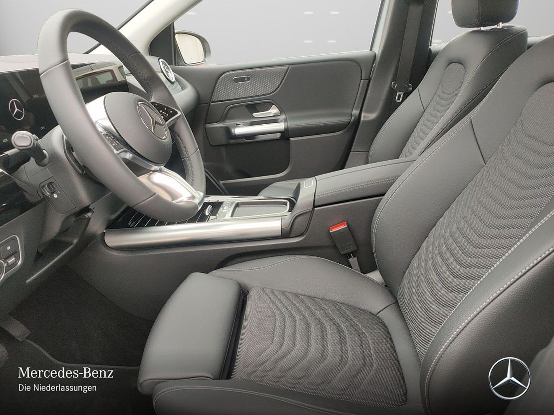 Mercedes-Benz B 200 Sedan