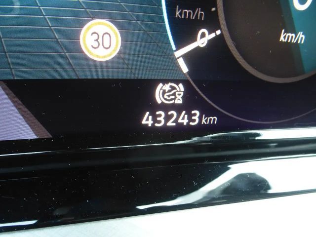 Volkswagen Golf Life Variant