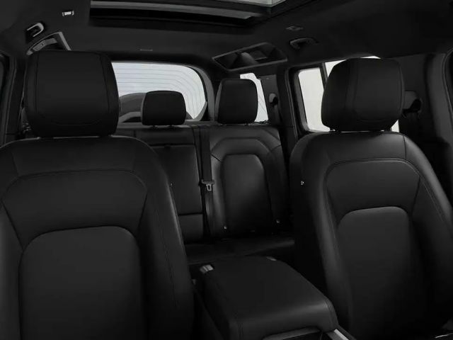 Land Rover Defender 110 D300 Dynamic SE