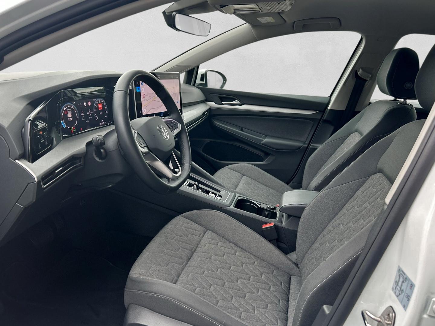 Volkswagen Golf 1.5 eTSI Life