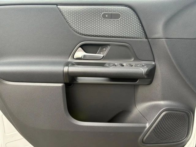 Mercedes-Benz B 180 Sedan