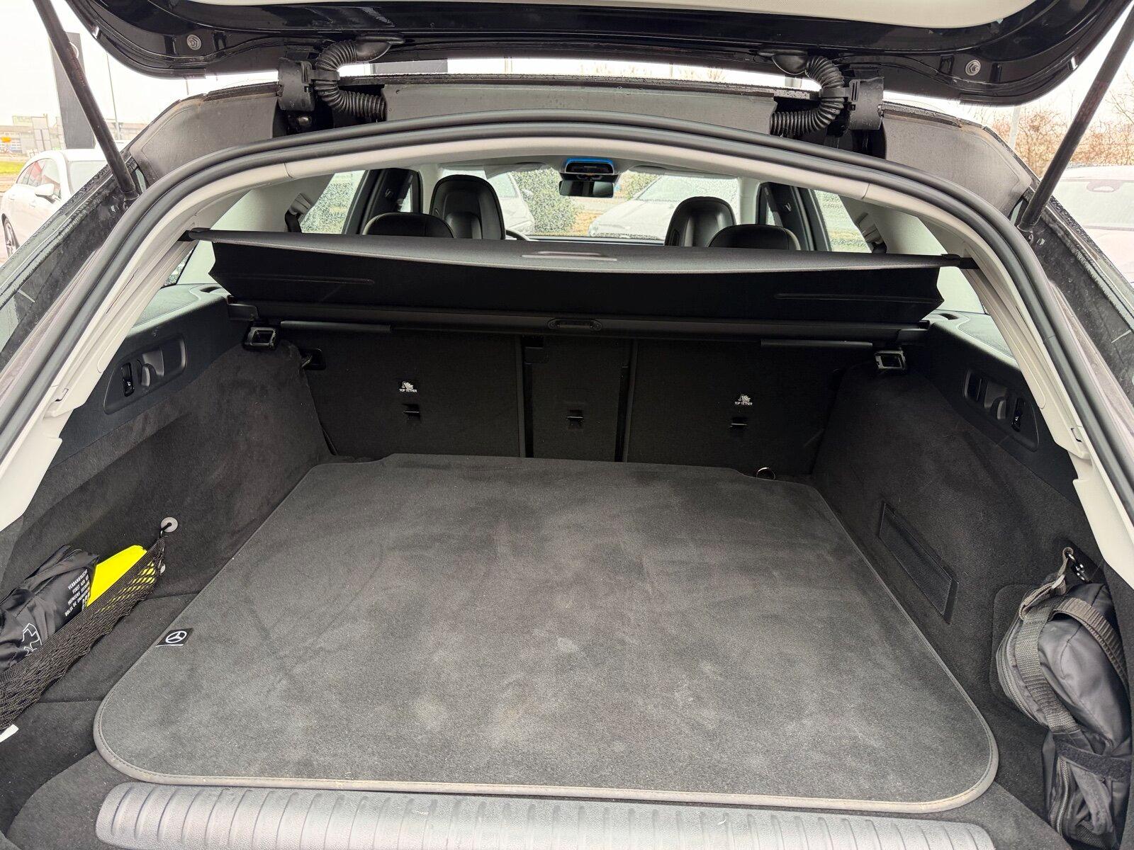 Mercedes-Benz E 300 AVANTGARDE E 300 e